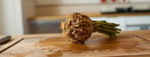 салат из сельдерея корневого. Шаг 3