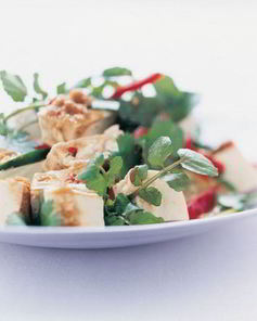 Салат из тофу с арахисовым соусом