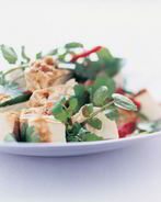 Салат из тофу с арахисовым соусом