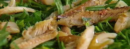 салат из цикория с копченой рыбой и яйцом. Шаг 4