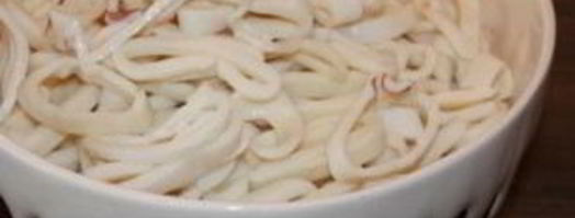 салат кальмары с яйцом. Шаг 6