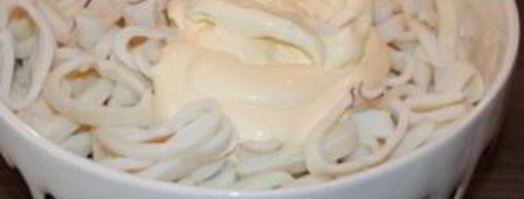 салат кальмары с яйцом. Шаг 7