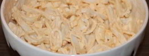 салат кальмары с яйцом. Шаг 8