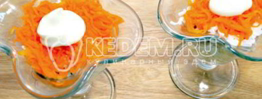 салат мимоза с горбушей. Шаг 6