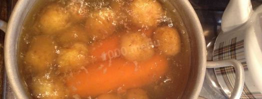 салат мимоза с сайрой. Шаг 2