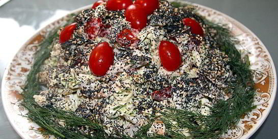 Салат с блинами и мясом