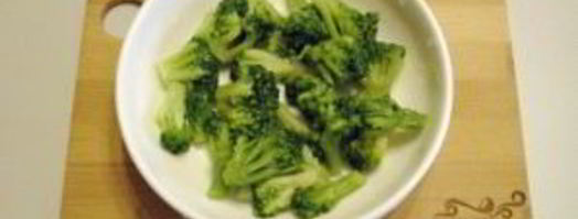 салат с брокколи и крабовыми палочками. Шаг 3