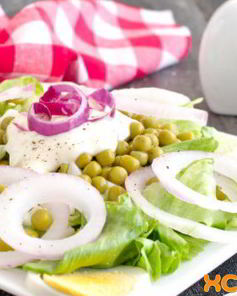 Салат с горошком и яйцом