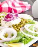 Салат с горошком и яйцом