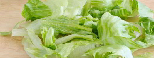 салат с горошком и яйцом. Шаг 3