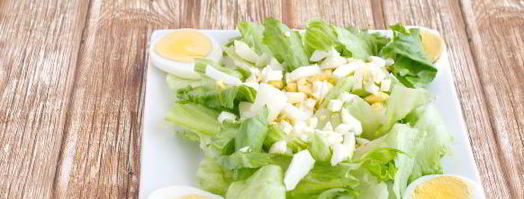 салат с горошком и яйцом. Шаг 4