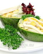 Салат с кальмарами и авокадо