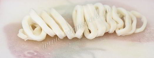 салат с кальмарами и авокадо. Шаг 7