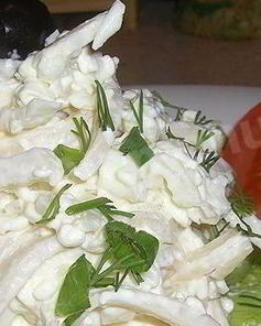 Салат с кальмарами и болгарским перцем