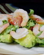 Салат с креветками и авокадо