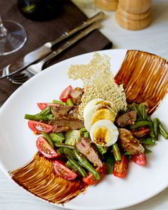 Салат с куриной печенью и бальзамической заправкой