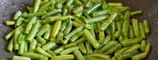 салат с куриной печенью и бальзамической заправкой. Шаг 5