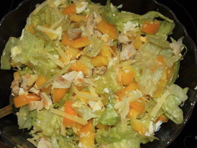 Рецепт салата с курицей, сладким перцем и сыром филадельфия