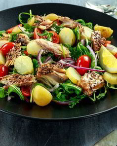 Салат с макрелью и молодым картофелем