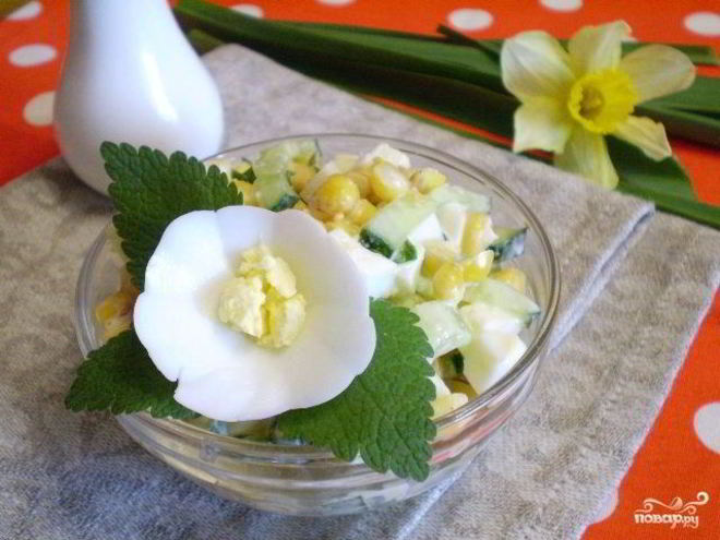 Рецепт салата с огурцом и кукурузой