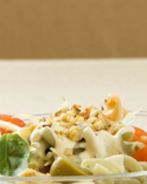 Салат с помидорами и оливками