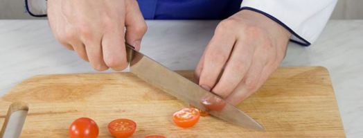 салат с помидорами и оливками. Шаг 2