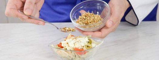 салат с помидорами и оливками. Шаг 3