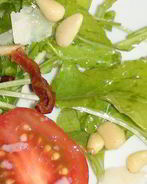 Салат с руколой и кедровыми орешками