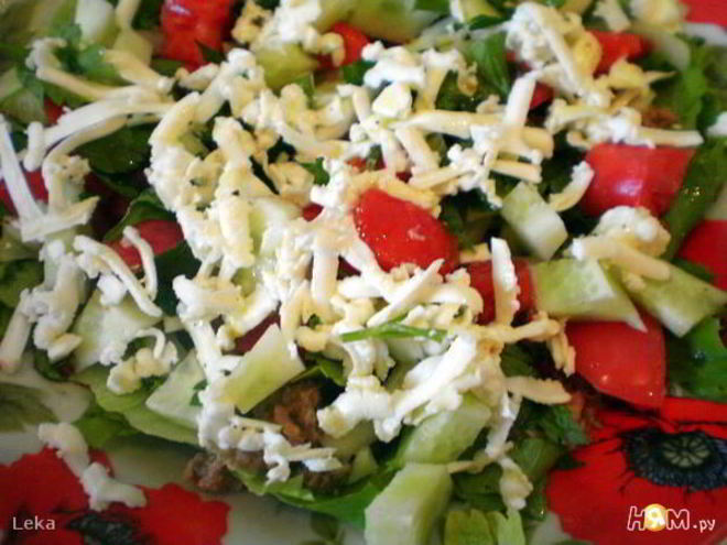 Рецепт салата с тунцом и сыром фета