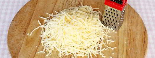 салат с ветчиной, кукурузой, сыром и свежим огурцом. Шаг 5