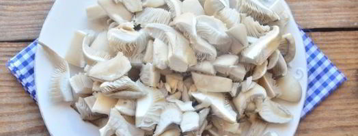 салат с жареными вешенками. Шаг 3