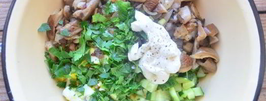 салат с жареными вешенками. Шаг 7