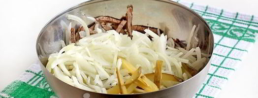 салат шахтерский с солеными огурцами. Шаг 8