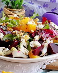 Салат со свеклой, апельсином и козьим сыром