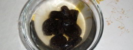 салат со свеклой, черносливом и отрубями. Шаг 2