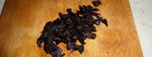 салат со свеклой, черносливом и отрубями. Шаг 5