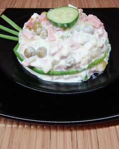 Салат Зимний со свежими огурцами