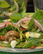 Шпинатный салат с грибами