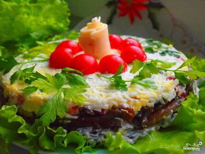 Рецепт слоеного салата с грибами