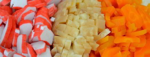 сочный салат с овощами и крабовыми палочками. Шаг 3