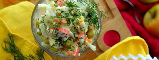 сочный салат с овощами и крабовыми палочками. Шаг 5