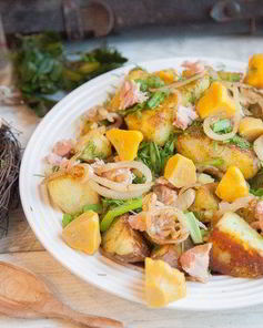 Теплый салат из картофеля, тунца и патиссонов