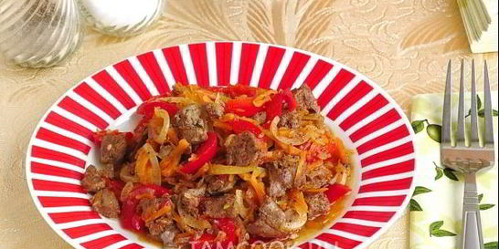 Теплый салат из куриной печени