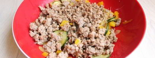 теплый салат с цукини и фаршем. Шаг 8