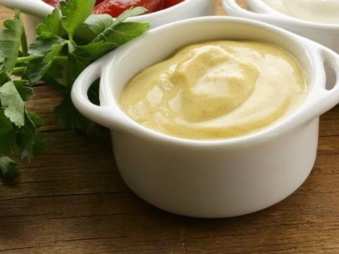 Рецепт горчичного соуса к рыбе на основе голландеза