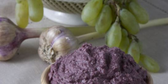 Истрим соус из кислого винограда и орехов