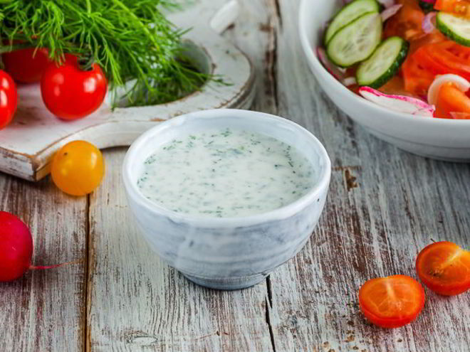 Рецепт кефирного соуса с зеленью, чесноком и лимоном
