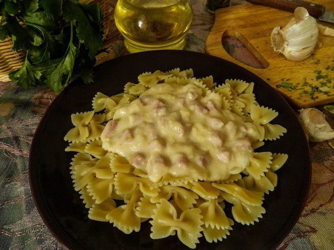 Рецепт сливочного соуса с ветчиной