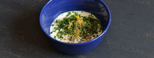 соус из йогурта с зеленью и хреном. Шаг 3