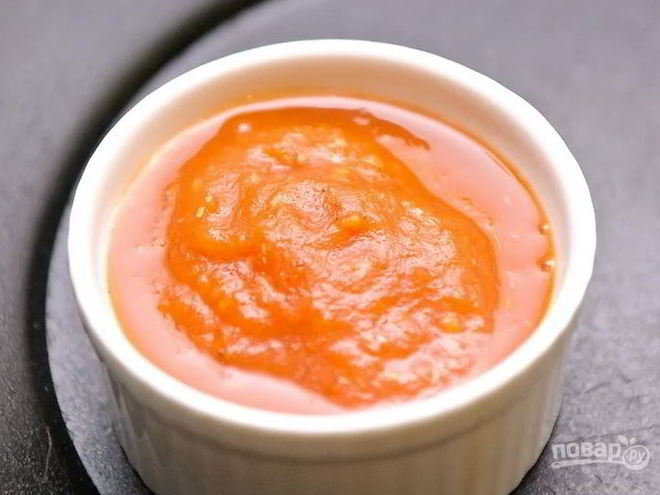 Рецепт соуса из помидор и хлопьев чили